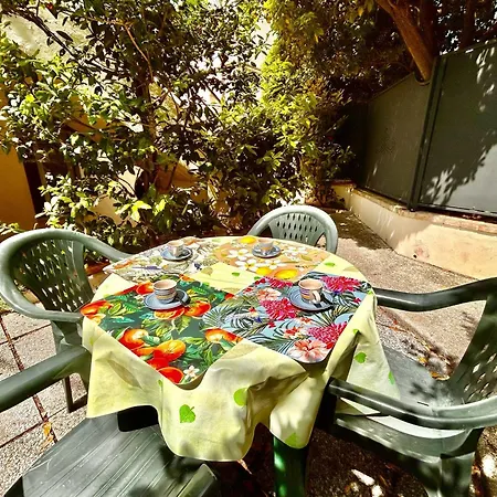 Trilo Gigi, Apartment Sirolo