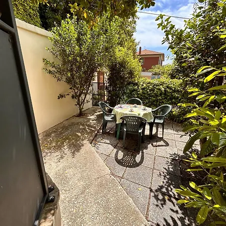 Trilo Gigi, Apartment